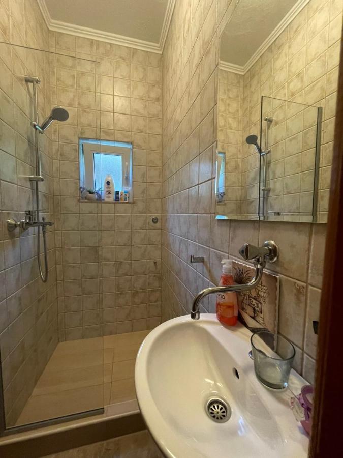 Villa Tamara With Garden And River View - Free Private Parking - Garage Mostar Kültér fotó