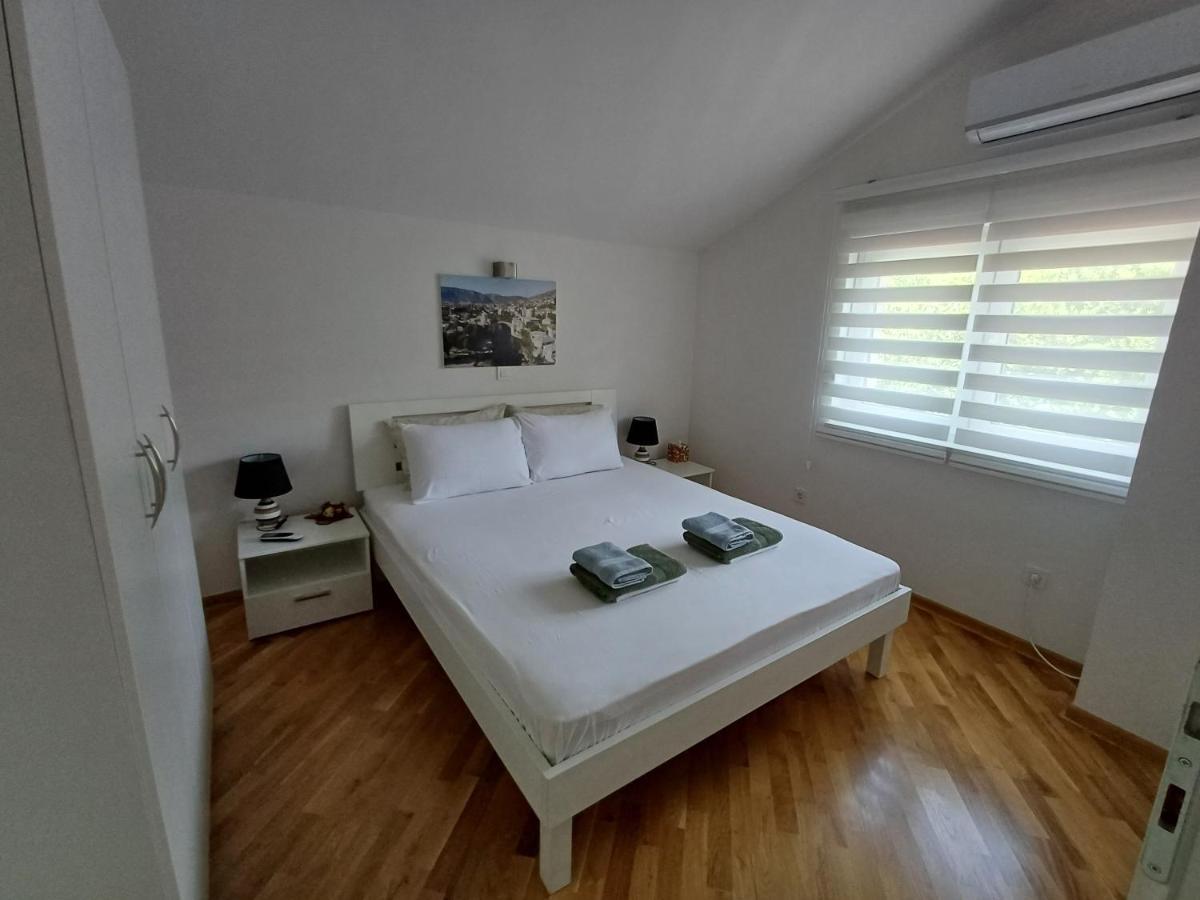 Villa Tamara With Garden And River View - Free Private Parking - Garage Mostar Kültér fotó