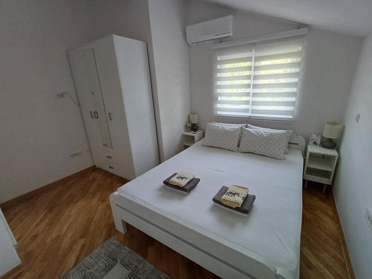 Villa Tamara With Garden And River View - Free Private Parking - Garage Mostar Kültér fotó