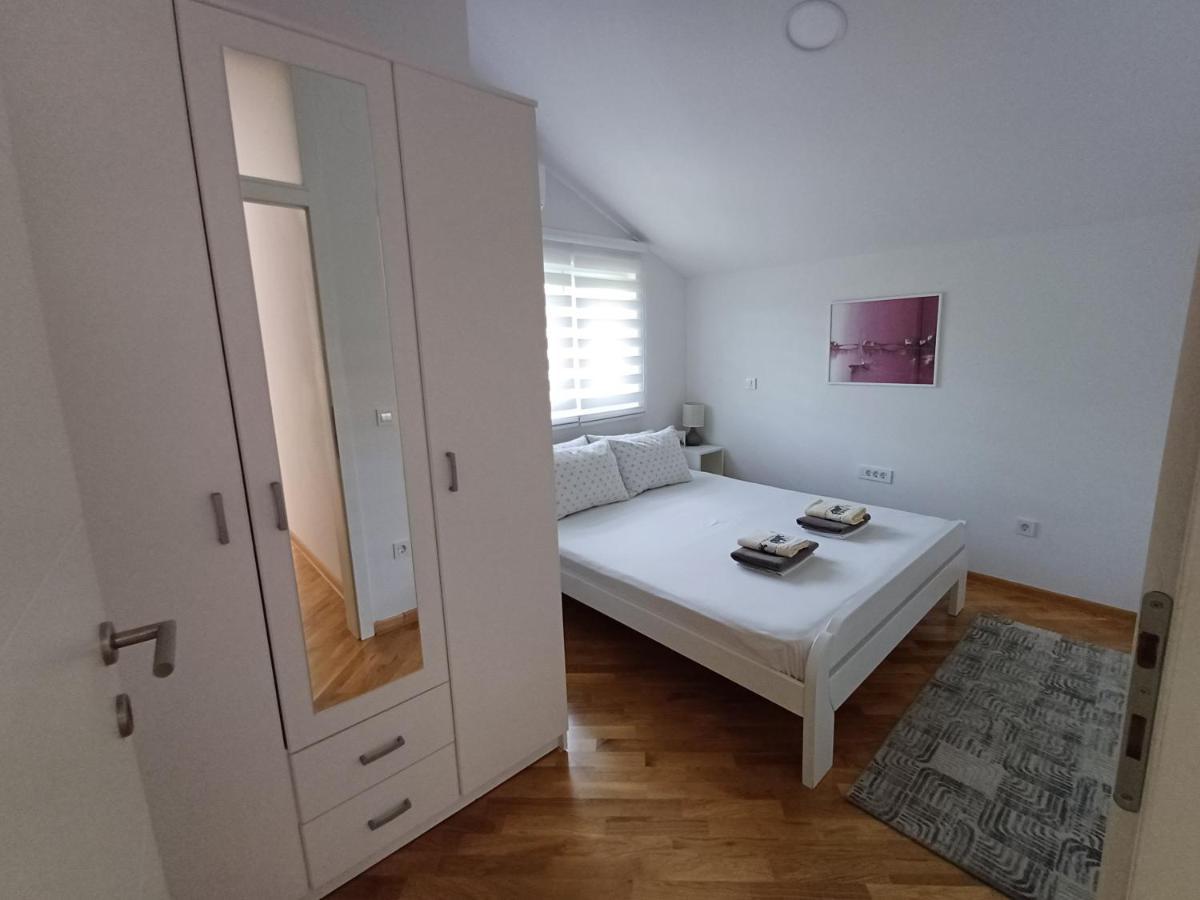 Villa Tamara With Garden And River View - Free Private Parking - Garage Mostar Kültér fotó