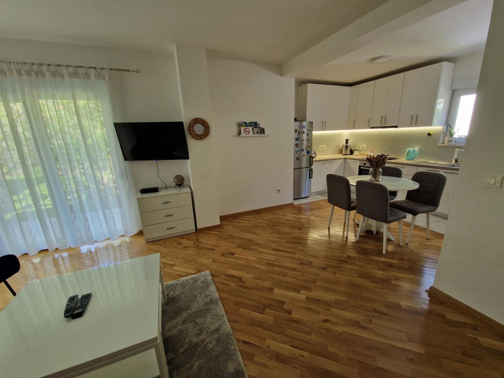 Villa Tamara With Garden And River View - Free Private Parking - Garage Mostar Kültér fotó